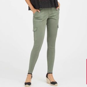 NWT Spanx Stretch Twill Ankle Cargo Pant